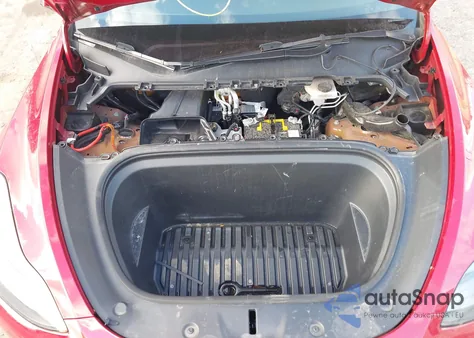 2022 Tesla Model Y Performance Dual Motor All-Wheel Drive z USA, uszkodzony, nr VIN 7SAYGDEF7NF376953